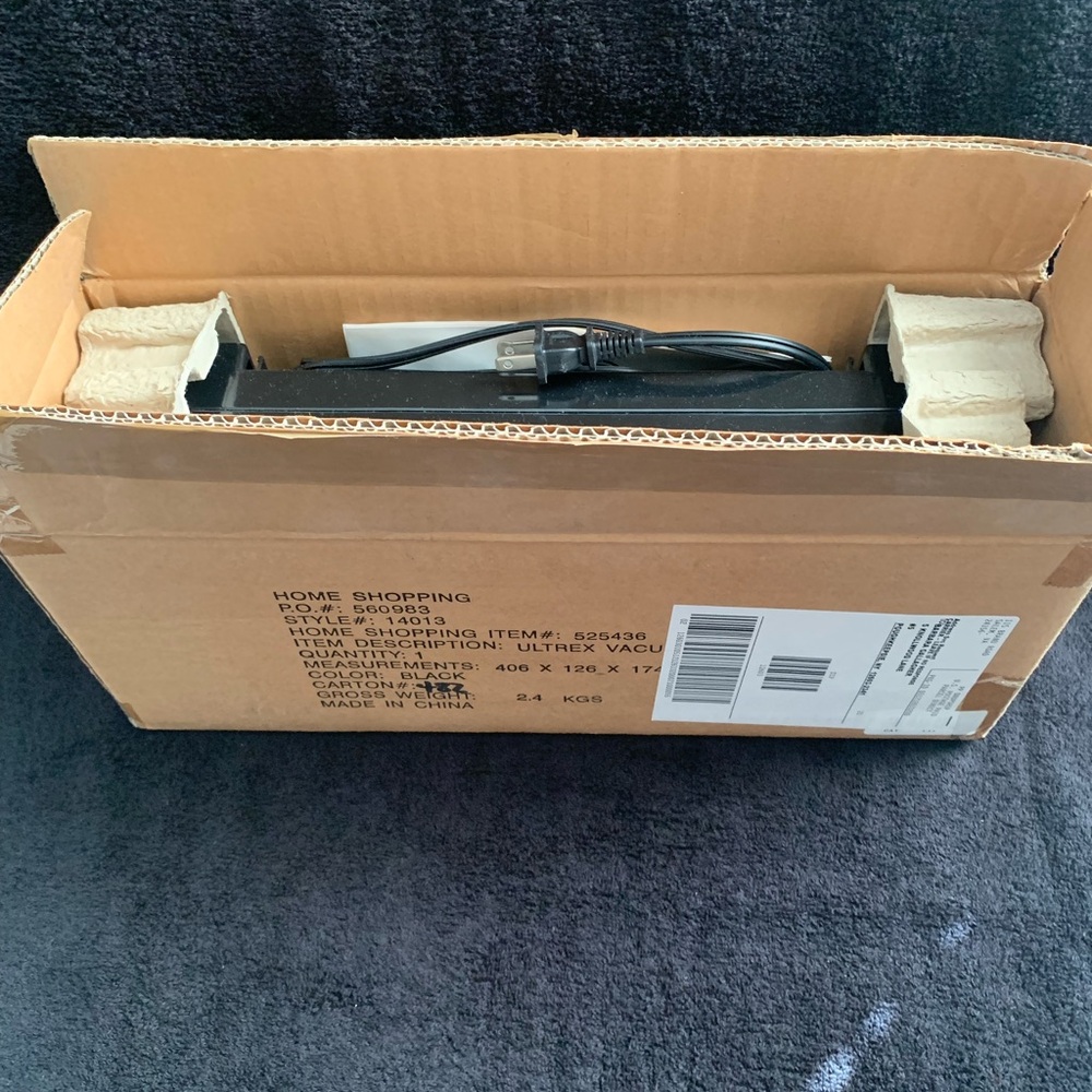 NWOT Ultrex Vacuum Sealing System with Manual and Bags, Never Used - Picture 3 of 16